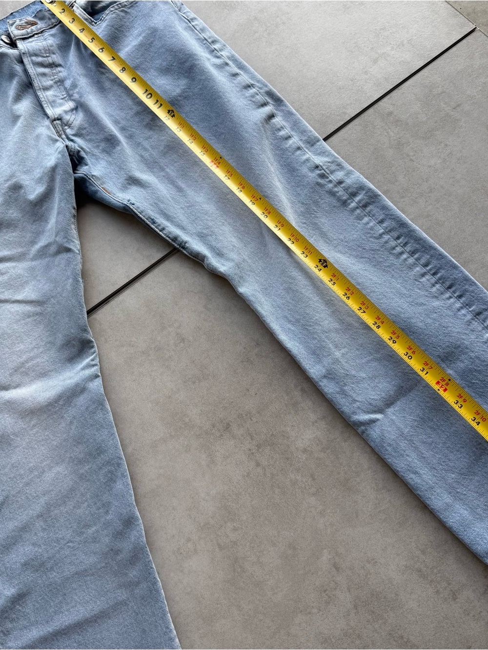 Levi’s 501 Jeans straight legs SZ 36 /32 light Blue Button fly logo Cotton - Picture 5 of 9